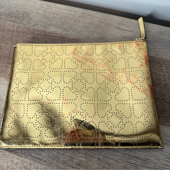 KATE SPADE Gold Perforated Heart Cosmetic Case Pouch Parent Shiny *Flaw* - Picture 6 of 11
